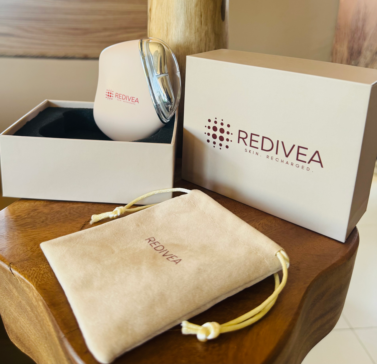 Redivea Glow™ – Gua Sha électronique à lumière rouge