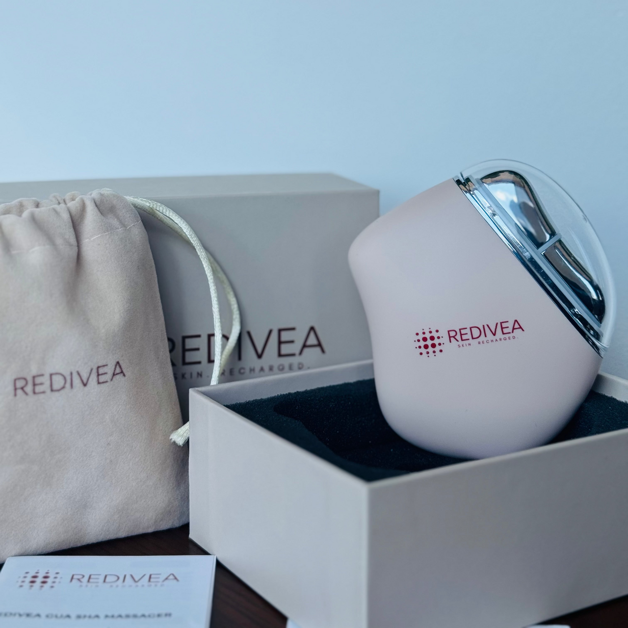 Redivea Glow™ – Gua Sha électronique à lumière rouge